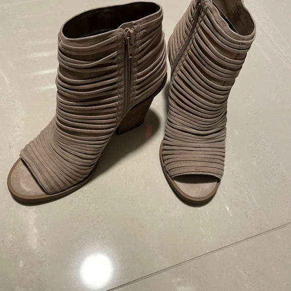 Vince Camuto taupe suede booties - Picture 3 of 4